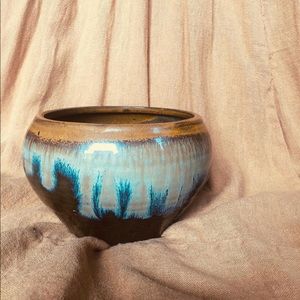 Reactive glaze planter